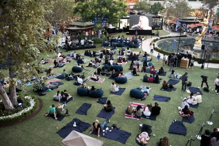 Live VR viewing event — The Grove, Los Angeles
